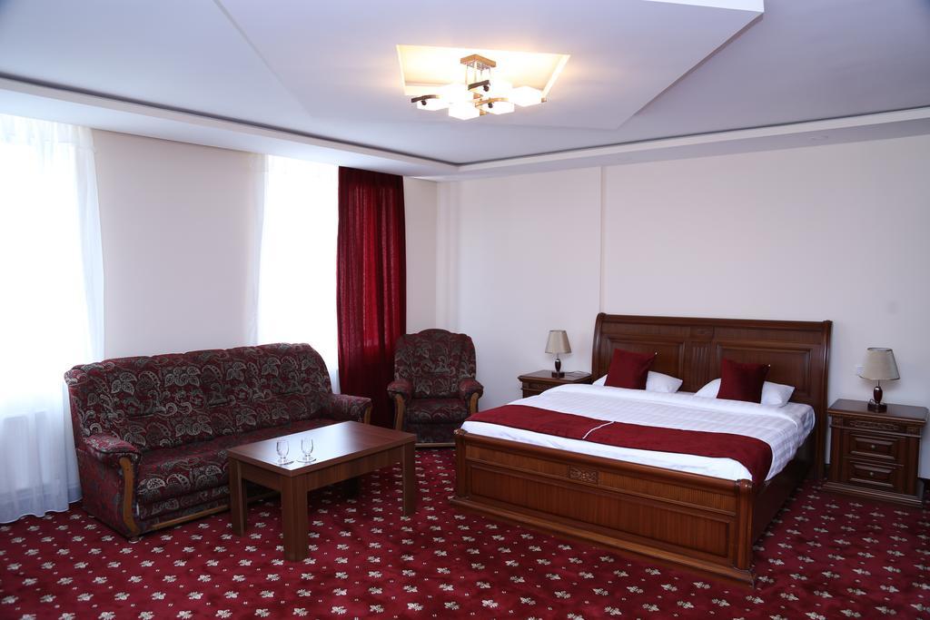 Gyumri Hotel Exterior photo